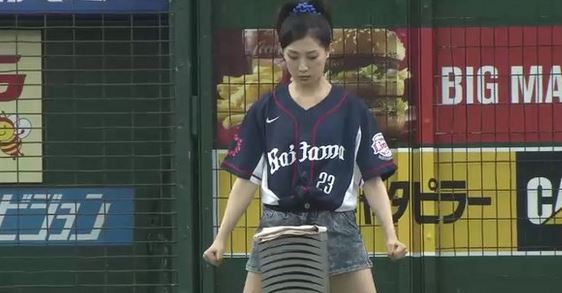 Japanese martial artist breaks 10 stone blocks before throwing out first pitch
