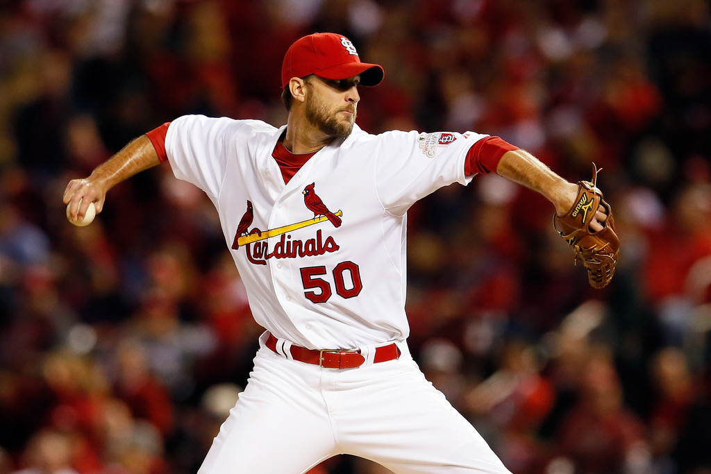 Cardinals sign five-year extension with Wainwright