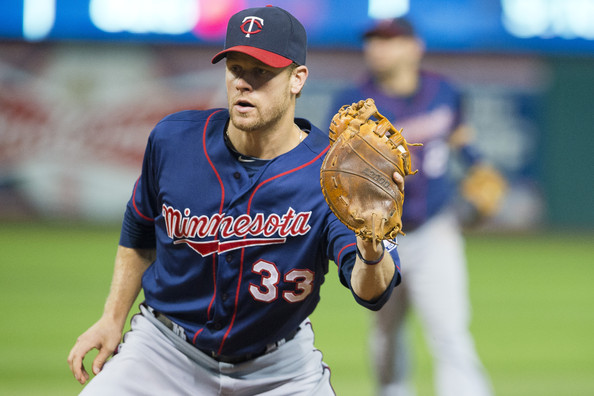 Pirates pick up Justin Morneau from Twins