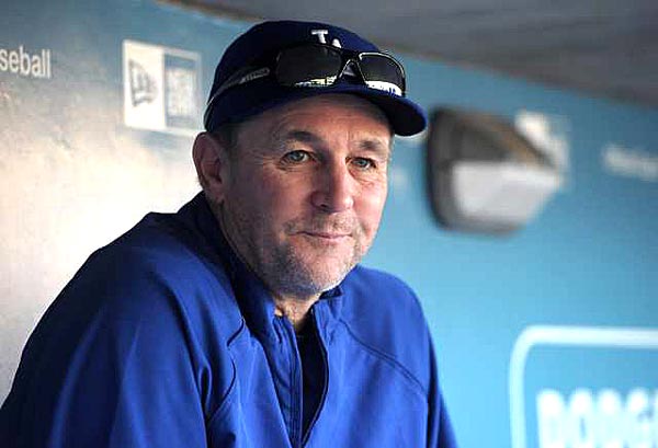 Tim Wallach to interview with Mariners, met with Tigers