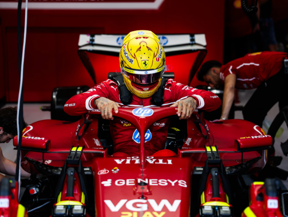 Hamilton Defends Vasseur Amid Ferrari Exit Rumors