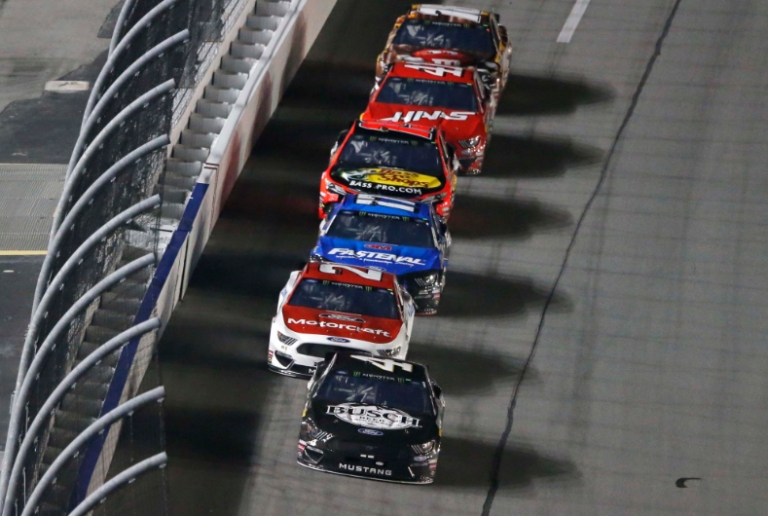 Kevin Harvick wins Gander RV Duel 1