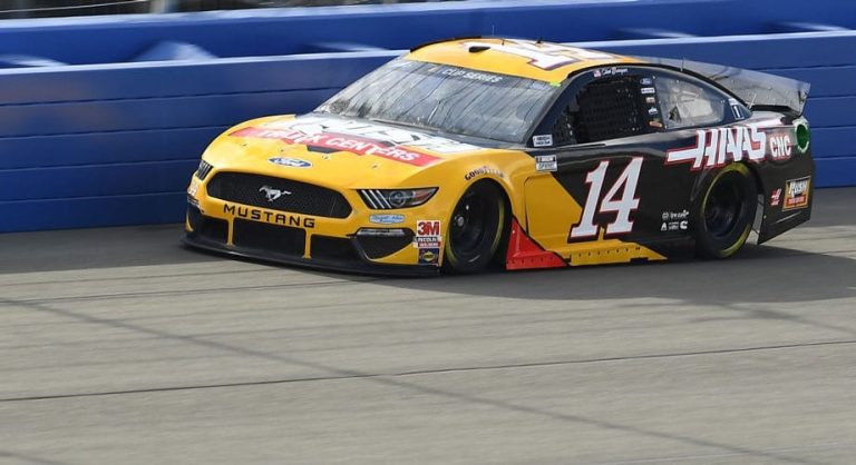 Bowyer on pole for Auto Club 400, qualifying results