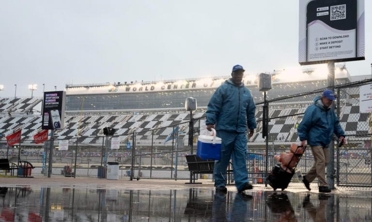 Daytona 500 to take place on Presidents Day due to rain