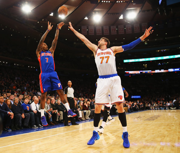 Andrea Bargnani out with torn elbow ligament