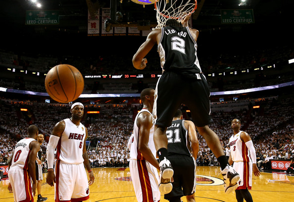 Kawhi Leonard throws down sick dunk as Spurs roll Heat in Game 4