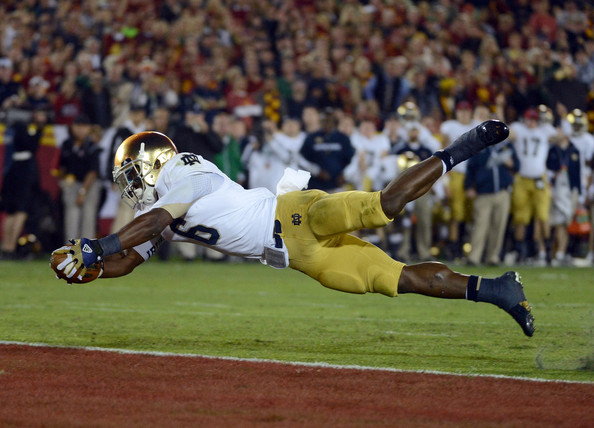 Notre Dame defeats USC to finish year undefeated, head to National title game