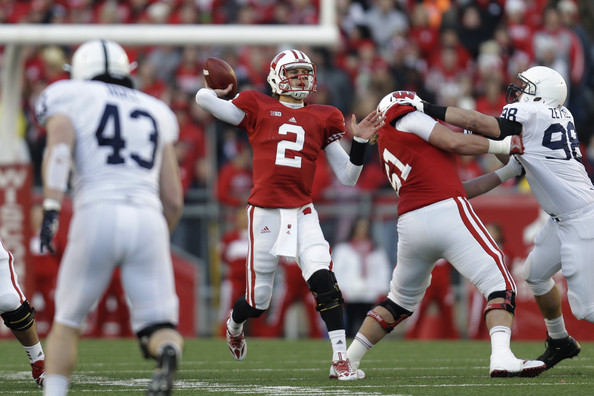 Wisconsin QB Joel Stave leaves game with injury