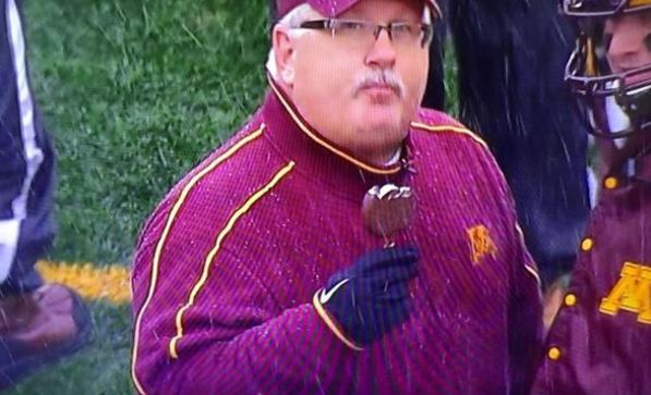Minnesota coach enjoys ice cream on sidelines