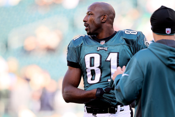 Panthers add Jason Avant on one-year deal