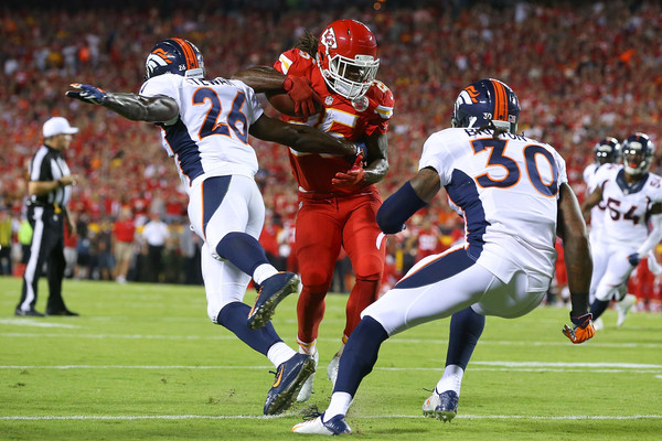 Jamaal Charles fumbles ball, returned for Broncos touchdown as Chiefs collapse