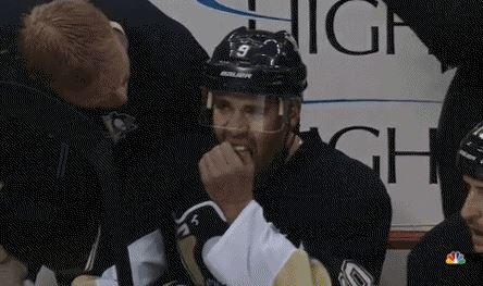 WATCH: Pascal Dupuis pulls out two teeth