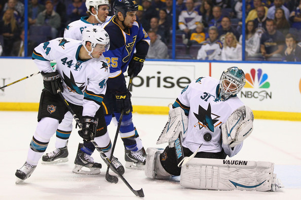 Antti Niemi improves to 6-0 as Sharks defeat Blues
