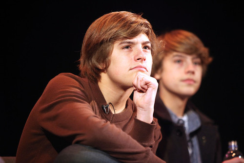 Nude photos of former Disney star Dylan Sprouse hit internet