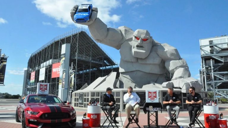 NASCAR races at Dover to offer COVID-19 vaccines
