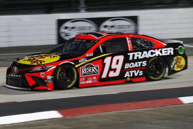 Truex on Dover pole, Starting Lineup