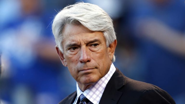 Buck Martinez leaving Blue Jays booth following cancer diagnosis