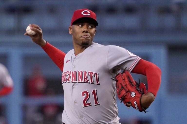 Hunter Greene throws record number of pitches over 100, takes loss