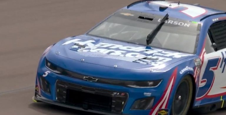Kyle Larson wins Cup pole at Phoenix, Qualifying Results